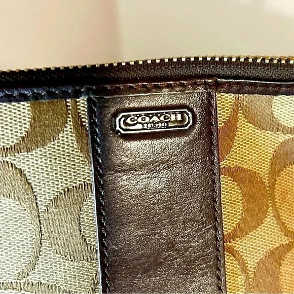 Gently Used COACH Signature Brown Cloth/Leather Wristlet - Picture 3 of 4
